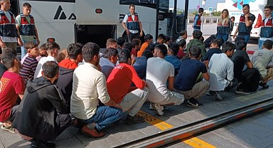 Kocaeli'de 24 düzensiz göçmen sınır dışı edildi!