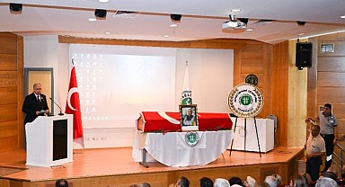 Kocaeli Üniversitesi'nden kurucu rektörüne son görev!