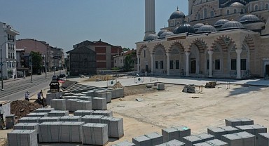 Mehmet Ali Paşa Camisi'ne modern meydan