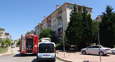 Ocaktaki yemeği unutup uymuştu, komşusu kapıyı kırarak kurtardı