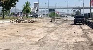 Ömer Türkçakal Bulvarı itfaiye önü trafiğe kapatıldı