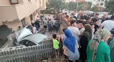 Otomobil bahçeye uçtu, 2 kişi yaralandı!