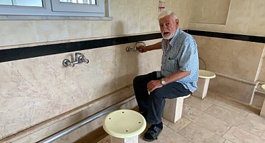 Su içtikleri cami musluklarını bozdu!