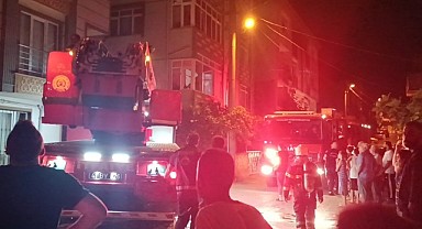 6 katlı binanın çatısında yangın çıktı!