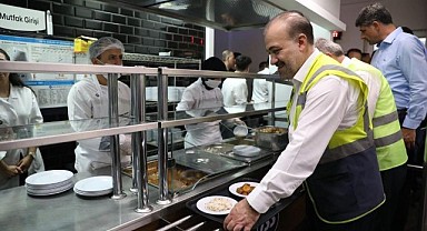 AK Parti'nin çalışmalarına yoğun hava sıcaklığı engel olamıyor