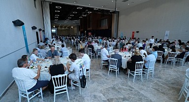 Büyükakın, LGS ve YKS'de başarılı olan öğrencilerle buluştu