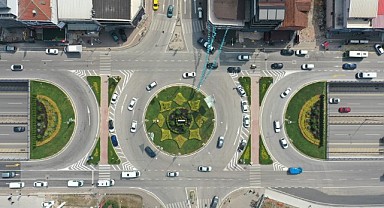 Büyükşehir’den yol çizgileriyle düzenli ve güvenli ulaşım!