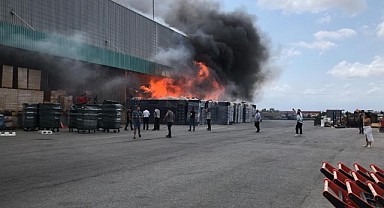 Çayırova’da Migros'un deposu alevlere teslim oldu!