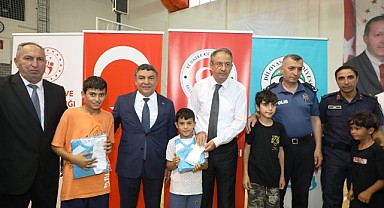 Dilovası Yaz Spor Okulunda yeni formalar dağıtıldı