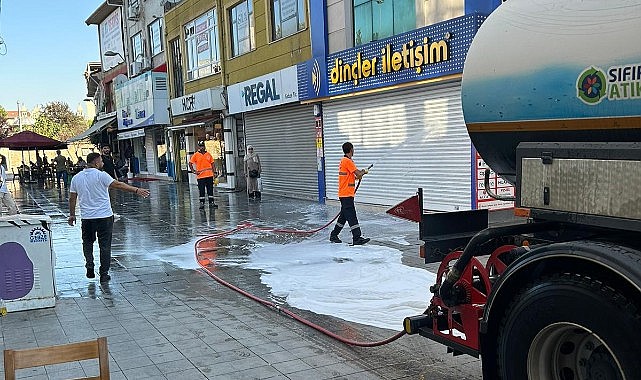 Gebze çarşının gündüz yıkanmasına vatandaştan tepki!