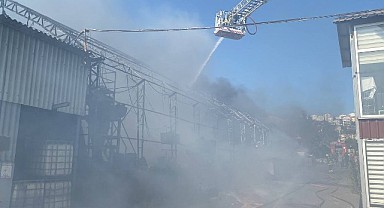 Gebze’de boya fabrikası alev alev yandı!