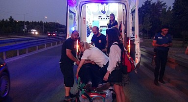 İş makinesi taşıyan tır ile otomobil çarpıştı: 1 yaralı!