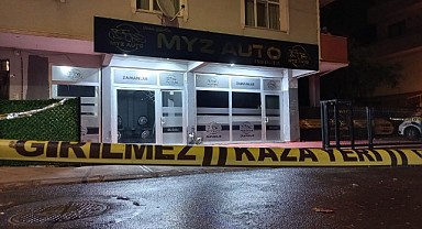Oto galeriyi kurşunlayıp kaçtılar!