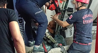 Virajı alamayan tır devrildi!