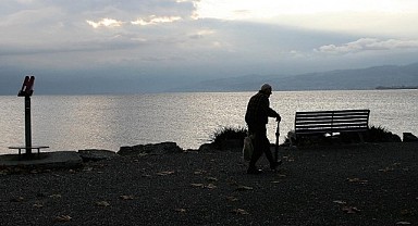 Yaşlılıkta yalnızlık, Alzheimer riskini artıyor!