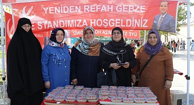 Yeniden Refah Gebze’den vatandaşlara aşure ikramı!