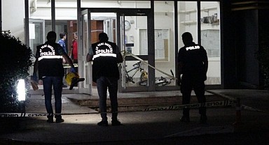 Bacağından vuruldu, otomobiline binip hastaneye gitti!