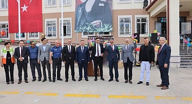 Çayırova’da ilk ders zilini ilçe protokolü çaldı!