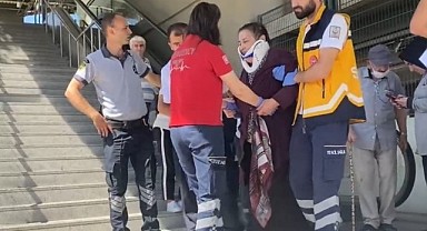 Dengesini kaybeden kadın yürüyen merdivenden düştü!
