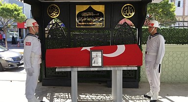 Hayatını kaybeden emekli albay askeri törenle uğurlandı!