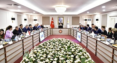 İlçe Başkanları Akşener'in seçim kararını destekledi!