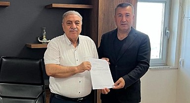 MHP’li İsmail Akkuş, mazbatasını aldı!