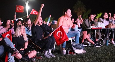 Millilerin Avrupa şampiyonluğu Sekapark’ta coşkuyla kutlandı!