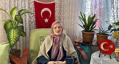 100 Yıllık çınar, 100 yılı anlattı