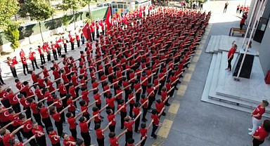 580 öğrenciden muhteşem kareografi! Yaşasın Cumhuriyet