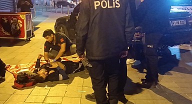 Bıçaklandılar, arabaya binip kaçtılar!