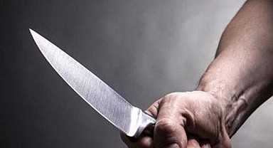 Birlikte alkol aldığı arkadaşını bıçakladı!