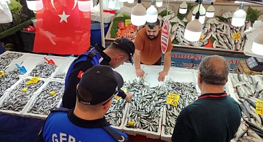 Gebze Zabıtası balıkçıları denetledi