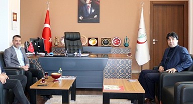 İki başhekim fikir alışverişinde!
