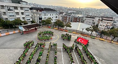 İstiklal’in çocuklarından muhteşem koreografi