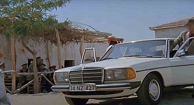 Kemal Sunal'ın filmlerinde de kullandığı arabayı satışa çıkardı