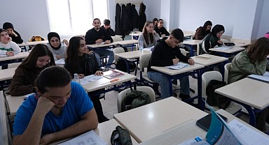 Kılavuz Gençlik Akademi, liselerde derse başladı
