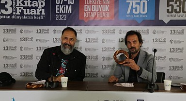 Kitap Fuarında çay simit eşliğinde sohbet!