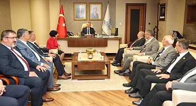 Muhtarlar Büyükakın’ı ziyaret etti
