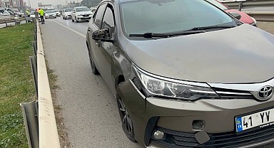 Otomobil ile motosiklet çarpıştı! Motosiklet sürücüsü yola savruldu!
