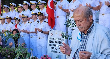 Şehit Deniz Akdeniz kabri başında dualarla anıldı!