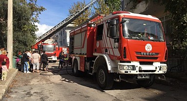 3 katlı binada yangın paniği! Dışarı kaçtılar