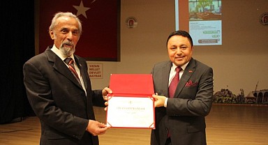 68 yaşındaki Kutlu, öğretmenlik diplomasını aldı