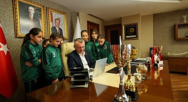 Büyükakın, “Kızlarımızın aldığı başarılar bizi çok mutlu ediyor”