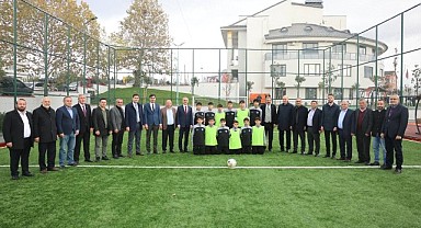 Cemal Murat Parkı’nda ilk maç protokolden