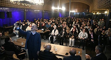 Çiftçi, Çayırovalı gençlerle bir araya geldi