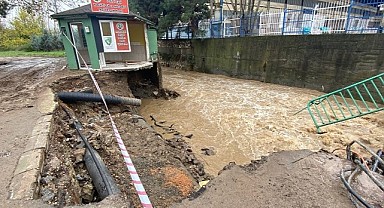 Dere yatağı çöktü! Kulübe hasar gördü