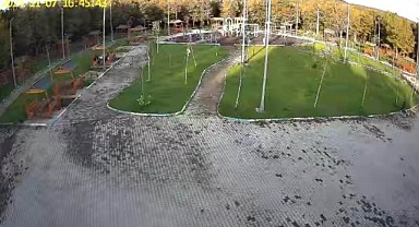 Dilovası’nda çocuklar parkta güvenle oynuyor
