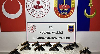 Durdurulan araçta 11 tabanca ele geçirildi