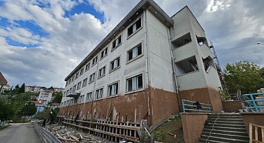 Harabe halde bulunan bina okula dönüşecek