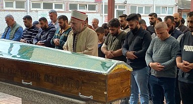 Minicik bedeni annesiyle aynı tabutta taşındı